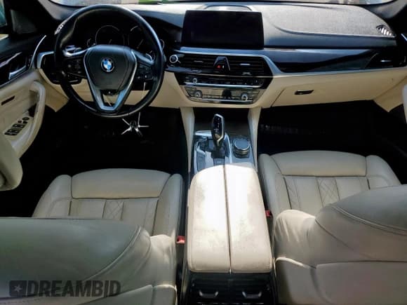 ✅ 2017 BMW 5 Series 540i xDrive • VIN: WBAJE7C37HG890727 • Lot: 67045335. Wystawiony na Copart z przebiegiem 146 159 mil. Bezpłatny archiwum sprzedaży aukcyjnych z USA i szczegółowy raport historii pojazdu na DreamBid. Zdjęcie 8.