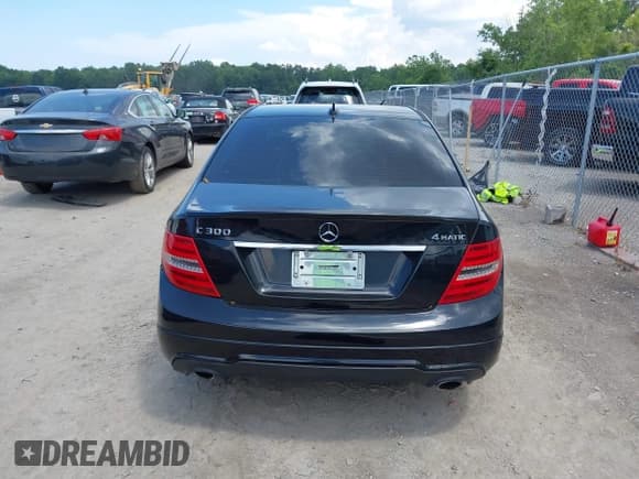 ✅ 2012 Mercedes-Benz C 300 Sport • VIN: WDDGF8BB4CR200153 • Lot: 42585876. Listed on IAAI with 84,843 mi. Free auction sales archive from the USA and detailed vehicle history report at DreamBid. Image 17.