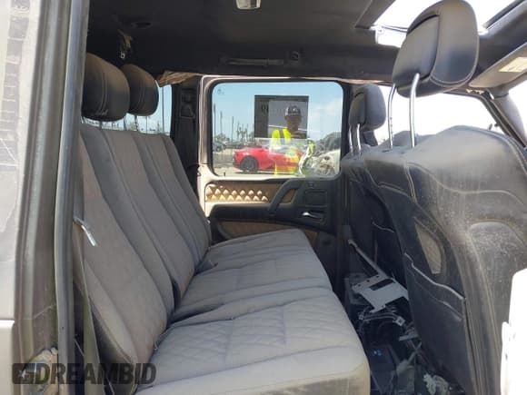 ✅ 2017 Mercedes-Benz G 63 AMG • VIN: WDCYC7DF7HX266730 • Lot: 42270749. Wystawiony na IAAI z przebiegiem Nie podano. Bezpłatny archiwum sprzedaży aukcyjnych z USA i szczegółowy raport historii pojazdu na DreamBid. Zdjęcie 8.