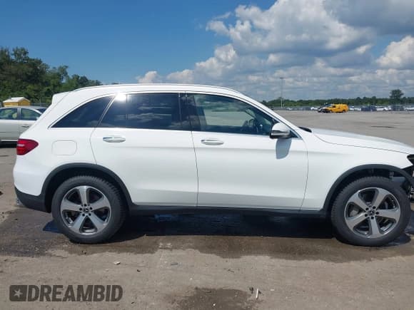 ✅ 2019 Mercedes-Benz GLC 300 • VIN: WDC0G4JB3KF571625 • Lot: 43314713. Wystawiony na IAAI z przebiegiem 163 725 mil. Bezpłatny archiwum sprzedaży aukcyjnych z USA i szczegółowy raport historii pojazdu na DreamBid. Zdjęcie 14.