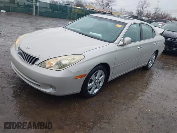 ✅ 2005 Lexus ES 350 • VIN: JTHBA30G855128015 • Lot: 43699799. Wystawiony na IAAI z przebiegiem 177 913 mil. Bezpłatny archiwum sprzedaży aukcyjnych z USA i szczegółowy raport historii pojazdu na DreamBid. Zdjęcie 17.