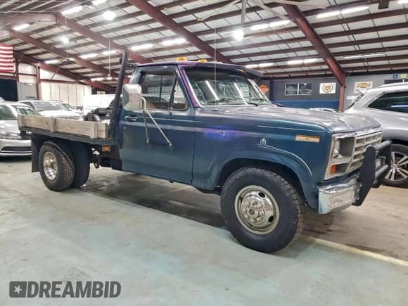 ✅ 1986 Ford F-350 • VIN: 1FDKF37L8GKB67077 • Lot: 96053525. Listed on Copart with 27,279 mi. Free auction sales archive from the USA and detailed vehicle history report at DreamBid. Image 4.