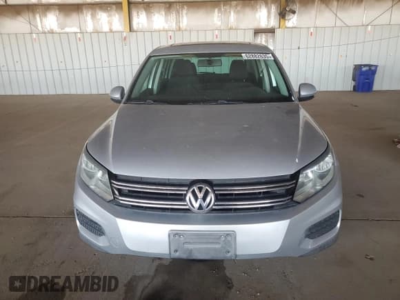✅ 2013 Volkswagen Tiguan S • VIN: WVGAV3AX8DW576243 • Лот: 62882635. Опубликован ранее на Copart с пробегом 115 113 миль. Бесплатный доступ к архиву аукционных продаж из США и подробный отчёт об истории автомобиля на DreamBid. Изображение 5.