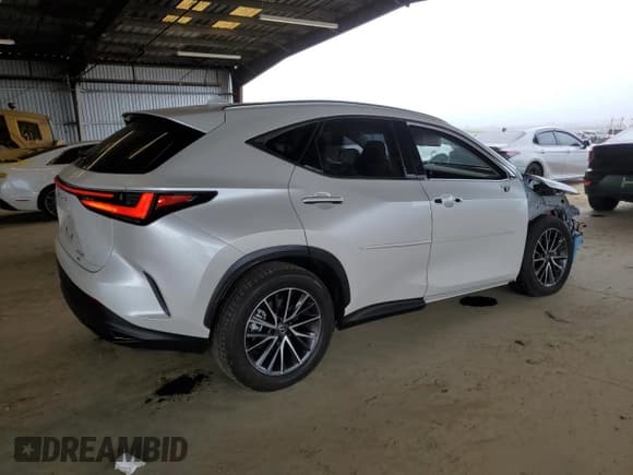 ✅ 2022 Lexus NX • VIN: JTJADCEZ6N5000495 • Lot: 49074535. Wystawiony na Copart z przebiegiem 21 615 mil. Bezpłatny archiwum sprzedaży aukcyjnych z USA i szczegółowy raport historii pojazdu na DreamBid. Zdjęcie 3.