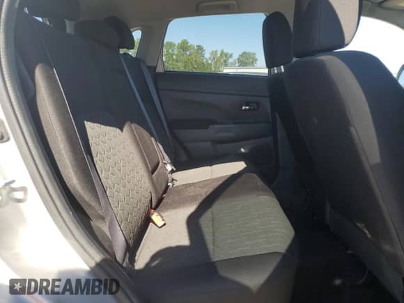 2024 Mitsubishi Outlander S z VIN JA4ARUAU4RU024126, wystawiony jako Copart lot #70811865 z przebiegiem 12 435 mil mil oraz Szkoda całkowita • Salvage title. Historia ofert i sprzedaży dostępna na DreamBid. Obrazek 11.