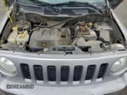 ✅ 2015 Jeep Patriot Latitude • VIN: 1C4NJRFB6FD245449 • Lot: 95658285. Wystawiony na Copart z przebiegiem 177 727 mil. Bezpłatny archiwum sprzedaży aukcyjnych z USA i szczegółowy raport historii pojazdu na DreamBid. Zdjęcie 12.