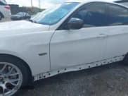 ✅ 2011 BMW 3 Series 335d • VIN: WBAPN7C5XBA949226 • Lot: 42644912. Wystawiony na IAAI z przebiegiem 94 160 mil. Bezpłatny archiwum sprzedaży aukcyjnych z USA i szczegółowy raport historii pojazdu na DreamBid. Zdjęcie 6.