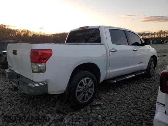 ✅ 2010 Toyota Tundra • VIN: 5TFEM5F16AX018700 • Lot: 92870705. Listed on Copart with 219,968 mi. Free auction sales archive from the USA and detailed vehicle history report at DreamBid. Image 3.