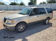 ✅ 2004 Ford Expedition Special Service • VIN: 1FMRU15W94LA01470 • Lot: 84609355. Wystawiony na Copart z przebiegiem 190 178 mil. Bezpłatny archiwum sprzedaży aukcyjnych z USA i szczegółowy raport historii pojazdu na DreamBid. Zdjęcie 1.