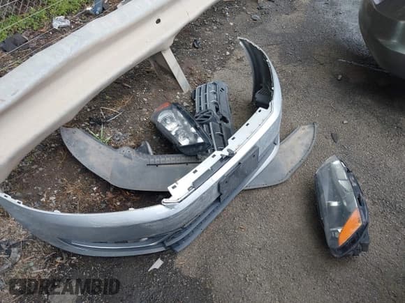 ✅ 2013 Volkswagen Passat SEL Premium • VIN: 1VWCP7A36DC131168 • Lot: 42672569. Wystawiony na IAAI z przebiegiem 155 565 mil. Bezpłatny archiwum sprzedaży aukcyjnych z USA i szczegółowy raport historii pojazdu na DreamBid. Zdjęcie 12.