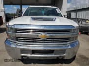 ✅ 2017 Chevrolet Silverado 2500HD LT • VIN: 1GC1KVEY4HF167447 • Lot: 70291305. Wystawiony na Copart z przebiegiem 171 752 mil. Bezpłatny archiwum sprzedaży aukcyjnych z USA i szczegółowy raport historii pojazdu na DreamBid. Zdjęcie 5.