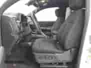 2024 Chevrolet Colorado 2WD Work Truck z VIN 1GCPSBEK3R1105525, wystawiony jako Copart lot #91316145 z przebiegiem 30 110 mil mil oraz Szkoda całkowita • Salvage title. Historia ofert i sprzedaży dostępna na DreamBid. Obrazek 7.