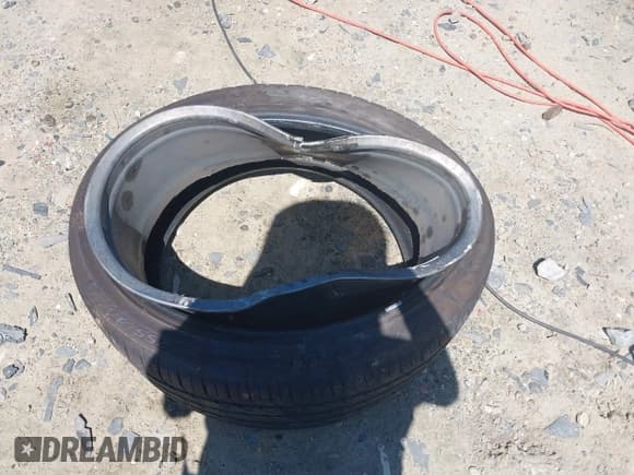 ✅ 2014 Audi SQ5 Prestige • VIN: WA1VGAFP6EA011608 • Lot: 42325446. Listed on IAAI with 114,867 mi. Free auction sales archive from the USA and detailed vehicle history report at DreamBid. Image 11.