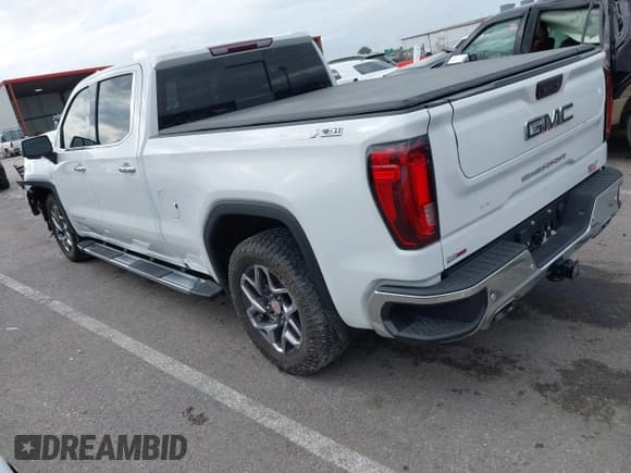 ✅ 2022 GMC Sierra 1500 SLT • VIN: 1GTUUDEL1NZ551590 • Лот: 43289514. Опубликован ранее на IAAI с пробегом 42 288 миль. Бесплатный доступ к архиву аукционных продаж из США и подробный отчёт об истории автомобиля на DreamBid. Изображение 3.