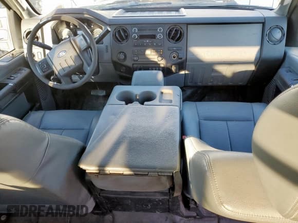 ✅ 2016 Ford F-250 XL • VIN: 1FT7W2A6XGEA81081 • Lot: 85558445. Wystawiony na Copart z przebiegiem 275 955 mil. Bezpłatny archiwum sprzedaży aukcyjnych z USA i szczegółowy raport historii pojazdu na DreamBid. Zdjęcie 8.