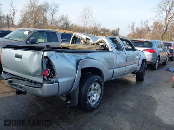 ✅ 2007 Toyota Tacoma • VIN: 5TEUU42N27Z390356 • Lot: 41181624. Wystawiony na IAAI z przebiegiem 254 363 mil. Bezpłatny archiwum sprzedaży aukcyjnych z USA i szczegółowy raport historii pojazdu na DreamBid. Zdjęcie 4.