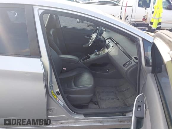 ✅ 2011 Toyota Prius III • VIN: JTDKN3DU1B0280975 • Lot: 43773089. Wystawiony na IAAI z przebiegiem 234 915 mil. Bezpłatny archiwum sprzedaży aukcyjnych z USA i szczegółowy raport historii pojazdu na DreamBid. Zdjęcie 5.