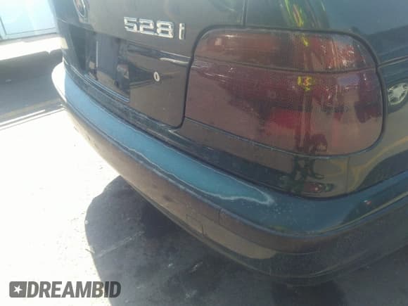 ✅ 2000 BMW 5 Series 528i • VIN: WBADM6347YGU09362 • Lot: 31257286. Listed on IAAI with Not provided. Free auction sales archive from the USA and detailed vehicle history report at DreamBid. Image 6.