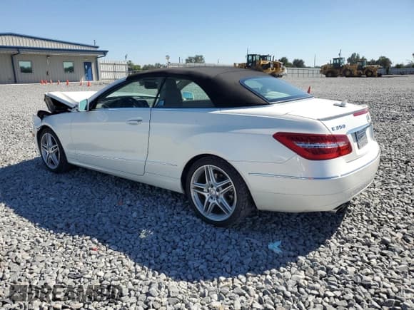 ✅ 2013 Mercedes-Benz E 350 • VIN: WDDKK5KF4DF213401 • Lot: 90994955. Wystawiony na Copart z przebiegiem 47 760 mil. Bezpłatny archiwum sprzedaży aukcyjnych z USA i szczegółowy raport historii pojazdu na DreamBid. Zdjęcie 2.