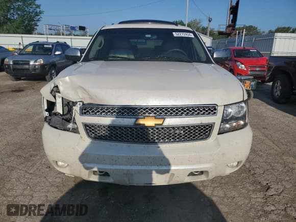 ✅ 2011 Chevrolet Suburban LTZ • VIN: 1GNSKKE32BR197079 • Lot: 52272434. Wystawiony na Copart z przebiegiem 282 657 mil. Bezpłatny archiwum sprzedaży aukcyjnych z USA i szczegółowy raport historii pojazdu na DreamBid. Zdjęcie 5.