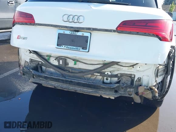 ✅ 2021 Audi SQ5 Premium Plus • VIN: WA1B4AFY7M2044775 • Lot: 43348339. Wystawiony na IAAI z przebiegiem 41 390 mil. Bezpłatny archiwum sprzedaży aukcyjnych z USA i szczegółowy raport historii pojazdu na DreamBid. Zdjęcie 6.