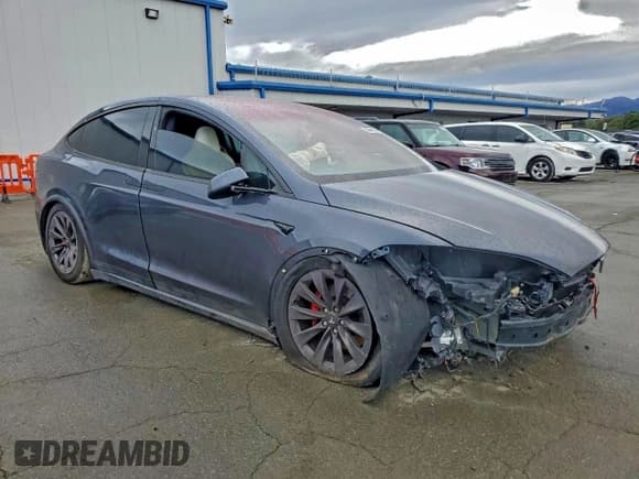 ✅ 2018 Tesla Model X 75D • VIN: 5YJXCBE43JF107267 • Lot: 93948375. Wystawiony na Copart z przebiegiem 121 279 mil. Bezpłatny archiwum sprzedaży aukcyjnych z USA i szczegółowy raport historii pojazdu na DreamBid. Zdjęcie 4.