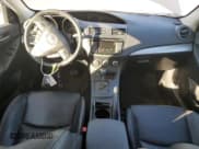 ✅ 2013 Mazda 3 i Grand Touring • VIN: JM1BL1W73D1724744 • Лот: 42173765. Опубликован ранее на Copart с пробегом 86 698 миль. Бесплатный доступ к архиву аукционных продаж из США и подробный отчёт об истории автомобиля на DreamBid. Изображение 8.