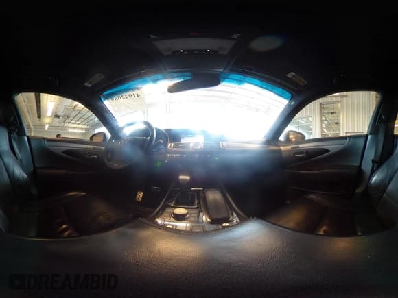 ✅ 2015 Lexus LS 460 • VIN: JTHCL5EF5F5025369 • Lot: 41942069. Listed on IAAI with 116,073 mi. Free auction sales archive from the USA and detailed vehicle history report at DreamBid. Image 18.