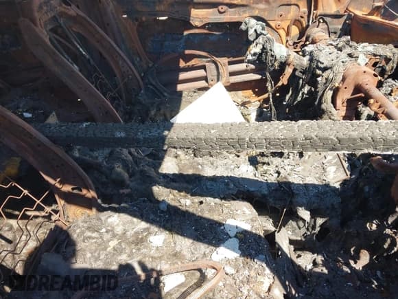 ✅ 2023 Kia Niro EX • VIN: KNDCR3LEXP5106187 • Lot: 42512201. Wystawiony na IAAI z przebiegiem Nie podano. Bezpłatny archiwum sprzedaży aukcyjnych z USA i szczegółowy raport historii pojazdu na DreamBid. Zdjęcie 5.