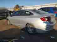 2018 Chevrolet Cruze LS z VIN 1G1BC5SMXJ7193305, wystawiony jako Copart lot #85277595 z przebiegiem 49 660 mil mil oraz Czysty tytuł • Clean title. Historia ofert i sprzedaży dostępna na DreamBid. Obrazek 2.