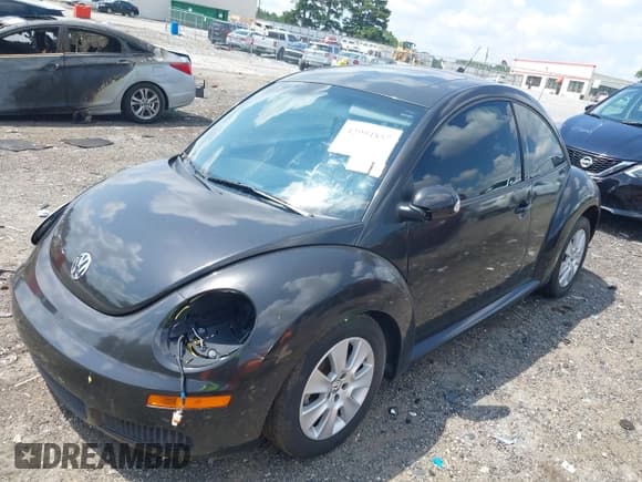 ✅ 2010 Volkswagen Beetle • VIN: 3VWRW3AG3AM026588 • Lot: 42994857. Wystawiony na IAAI z przebiegiem 90 457 mil. Bezpłatny archiwum sprzedaży aukcyjnych z USA i szczegółowy raport historii pojazdu na DreamBid. Zdjęcie 17.