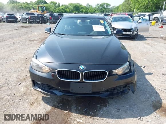 ✅ 2015 BMW 3 Series 328i • VIN: WBA3A5G50FNS91391 • Lot: 42095644. Listed on IAAI with 184,702 mi. Free auction sales archive from the USA and detailed vehicle history report at DreamBid. Image 12.