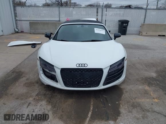 ✅ 2011 Audi R8 • VIN: WUAVNAFG2BN001984 • Лот: 41830131. Опубликован ранее на IAAI с пробегом 78 499 миль. Бесплатный доступ к архиву аукционных продаж из США и подробный отчёт об истории автомобиля на DreamBid. Изображение 12.