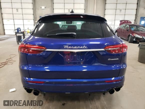 ✅ 2023 Maserati Grecale Modena • VIN: ZN682AVM9P7439311 • Лот: 66804334. Опубликован ранее на Copart с пробегом 3 895 миль. Бесплатный доступ к архиву аукционных продаж из США и подробный отчёт об истории автомобиля на DreamBid. Изображение 6.