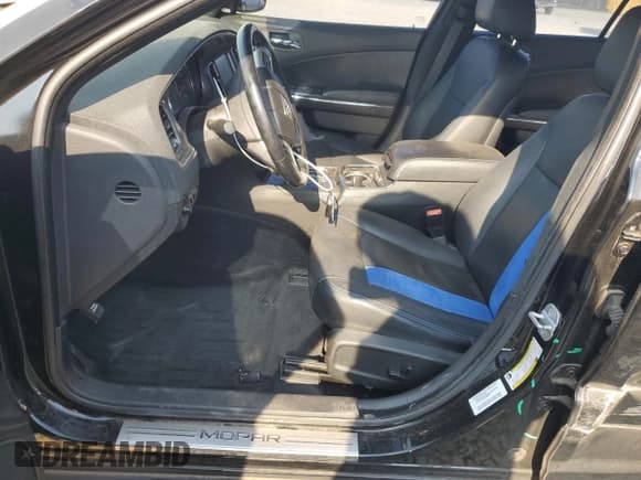 ✅ 2011 Dodge Charger Mopar 11 • VIN: 2B3CL5CT7BH616916 • Лот: 61761235. Опубликован ранее на Copart с пробегом 147 891 миль. Бесплатный доступ к архиву аукционных продаж из США и подробный отчёт об истории автомобиля на DreamBid. Изображение 7.