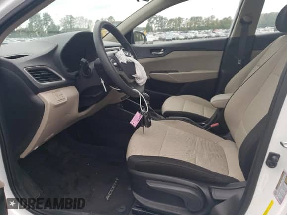 2019 Hyundai Accent SE z VIN 3KPC24A35KE055030, wystawiony jako Copart lot #71109043 z przebiegiem 48 148 mil mil oraz . Historia ofert i sprzedaży dostępna na DreamBid. Obrazek 7.