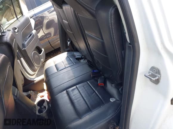 ✅ 2017 Jeep Patriot 75th Anniversary • VIN: 1C4NJRAB3HD188413 • Lot: 42461102. Wystawiony na IAAI z przebiegiem 118 284 mil. Bezpłatny archiwum sprzedaży aukcyjnych z USA i szczegółowy raport historii pojazdu na DreamBid. Zdjęcie 8.