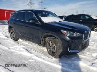 ✅ 2023 BMW X1 xDrive28i • VIN: WBX73EF00P5X04533 • Lot: 38533654. Wystawiony na Copart z przebiegiem 11 361 mil. Bezpłatny archiwum sprzedaży aukcyjnych z USA i szczegółowy raport historii pojazdu na DreamBid. Zdjęcie 4.
