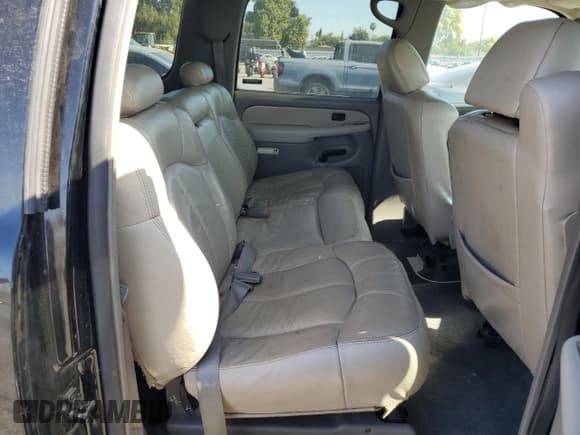 ✅ 2001 Chevrolet Suburban LS • VIN: 1GNEC16T21J305247 • Лот: 63616105. Опубликован ранее на Copart с пробегом 264 025 миль. Бесплатный доступ к архиву аукционных продаж из США и подробный отчёт об истории автомобиля на DreamBid. Изображение 11.