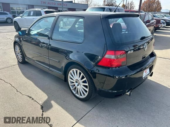 ✅ 2004 Volkswagen R32 • VIN: WVWKG61J34D099569 • Lot: 92495455. Wystawiony na Copart z przebiegiem 78 441 mil. Bezpłatny archiwum sprzedaży aukcyjnych z USA i szczegółowy raport historii pojazdu na DreamBid. Zdjęcie 3.