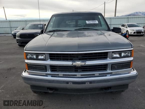 ✅ 1999 Chevrolet Suburban • VIN: 1GNFK16RXXJ442649 • Lot: 76310564. Wystawiony na Copart z przebiegiem 194 531 mil. Bezpłatny archiwum sprzedaży aukcyjnych z USA i szczegółowy raport historii pojazdu na DreamBid. Zdjęcie 5.
