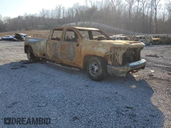2021 Chevrolet Silverado 3500HD LT z VIN 1GC4YTEY1MF224939, wystawiony jako Copart lot #45897845 z przebiegiem Nie podano mil oraz Szkoda całkowita • Salvage title. Historia ofert i sprzedaży dostępna na DreamBid. Obrazek 4.
