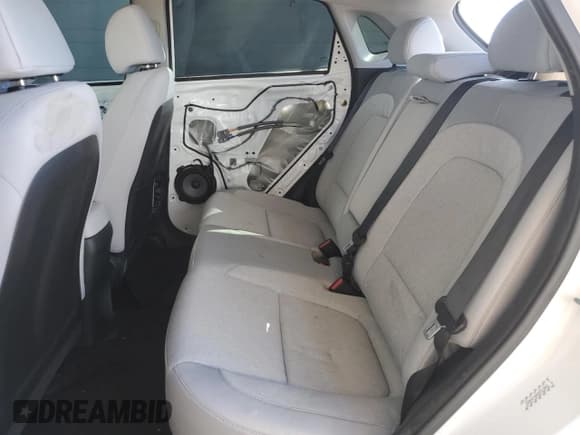 ✅ 2022 Hyundai Kona SEL • VIN: KM8K33AG9NU154022 • Лот: 74778594. Опубликован ранее на Copart с пробегом 12 103 миль. Бесплатный доступ к архиву аукционных продаж из США и подробный отчёт об истории автомобиля на DreamBid. Изображение 10.