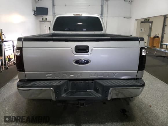 ✅ 2016 Ford F-450 XLT • VIN: 1FT8W4DT9GEC10431 • Lot: 91828415. Listed on Copart with 172,406 mi. Free auction sales archive from the USA and detailed vehicle history report at DreamBid. Image 6.
