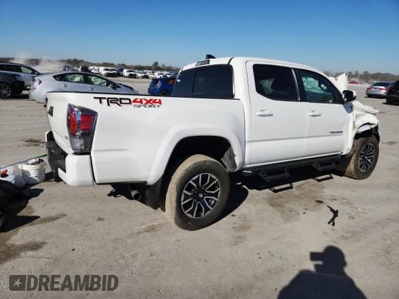 ✅ 2022 Toyota Tacoma TRD Sport • VIN: 3TMCZ5AN2NM514608 • Lot: 92655245. Listed on Copart with 62,427 mi. Free auction sales archive from the USA and detailed vehicle history report at DreamBid. Image 3.