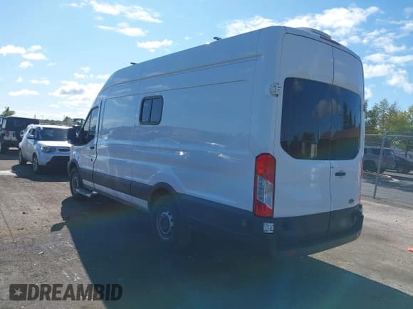 ✅ 2016 Ford Transit Cargo • VIN: 1FTYR3XM3GKA11933 • Lot: 43051661. Wystawiony na IAAI z przebiegiem 65 767 mil. Bezpłatny archiwum sprzedaży aukcyjnych z USA i szczegółowy raport historii pojazdu na DreamBid. Zdjęcie 3.