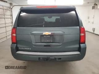 ✅ 2019 Chevrolet Suburban LT • VIN: 1GNSKHKC3KR399503 • Lot: 74956914. Wystawiony na Copart z przebiegiem 14 226 mil. Bezpłatny archiwum sprzedaży aukcyjnych z USA i szczegółowy raport historii pojazdu na DreamBid. Zdjęcie 6.