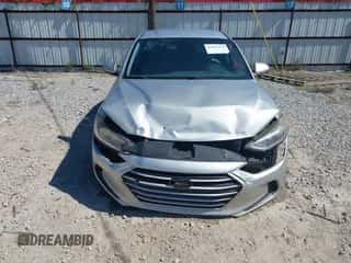 2017 Hyundai Elantra SE z VIN 5NPD84LF9HH015189, wystawiony jako IAAI lot #43412255 z przebiegiem 132 048 mil mil oraz . Historia ofert i sprzedaży dostępna na DreamBid. Obrazek 6.
