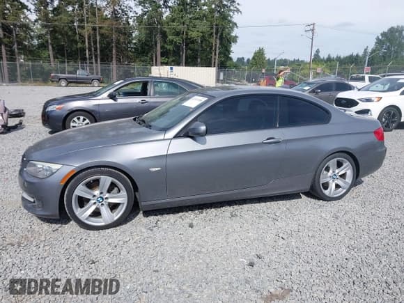 ✅ 2011 BMW 3 Series 328i • VIN: WBAKE3C54BE557581 • Lot: 42747358. Wystawiony na IAAI z przebiegiem 65 710 mil. Bezpłatny archiwum sprzedaży aukcyjnych z USA i szczegółowy raport historii pojazdu na DreamBid. Zdjęcie 14.