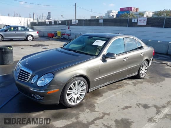 ✅ 2008 Mercedes-Benz E 350 Luxury • VIN: WDBUF56X98B343759 • Lot: 43503657. Wystawiony na IAAI z przebiegiem 138 038 mil. Bezpłatny archiwum sprzedaży aukcyjnych z USA i szczegółowy raport historii pojazdu na DreamBid. Zdjęcie 2.